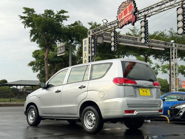 Mitsubishi Zinger  第6張相片