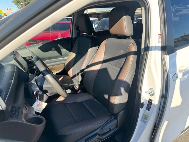 Toyota SIENTA  第7張相片
