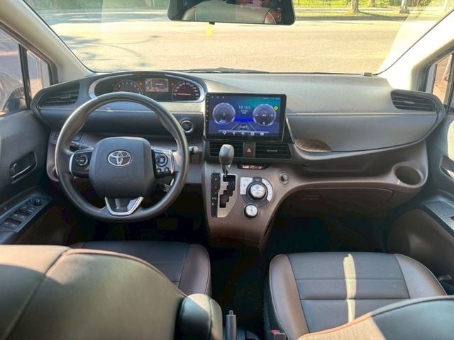 Toyota SIENTA  第8張相片