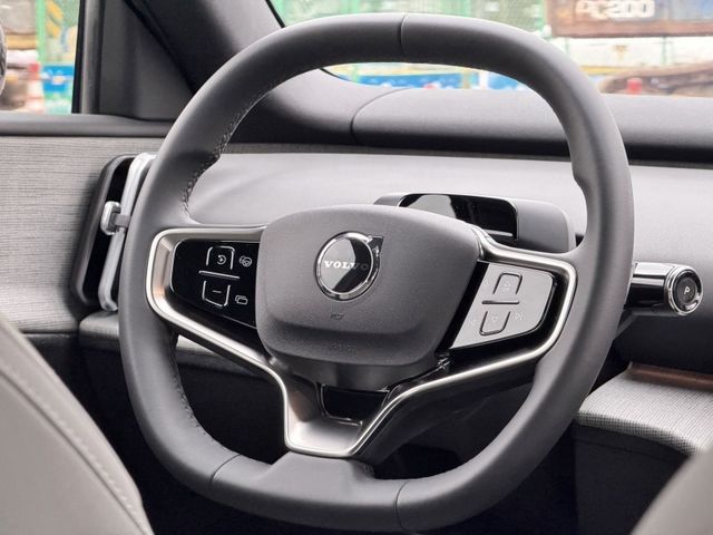 Volvo XC40  第7張相片