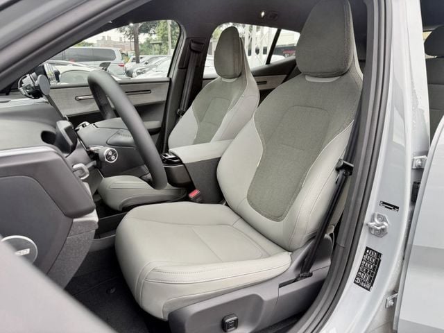 Volvo XC40  第9張相片