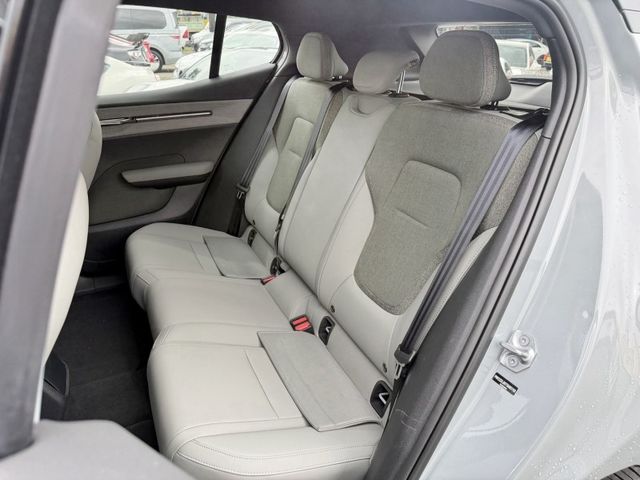 Volvo XC40  第10張相片