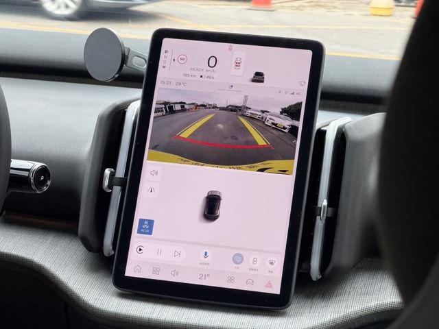 Volvo XC40  第11張相片
