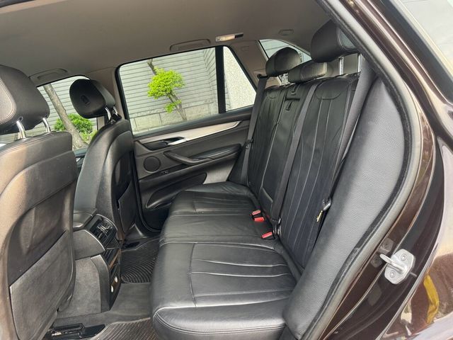 BMW寶馬 X5 XDRIVE25D  第12張相片