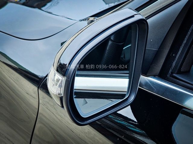 Mercedes-Benz/賓士 C300  第10張相片