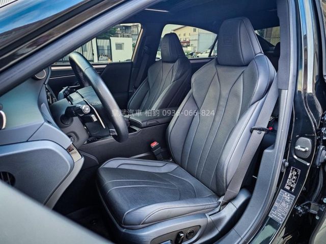 Lexus ES  第11張相片