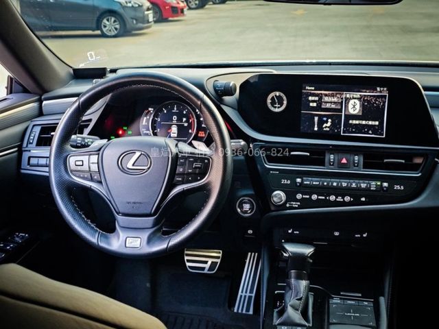 Lexus ES  第16張相片