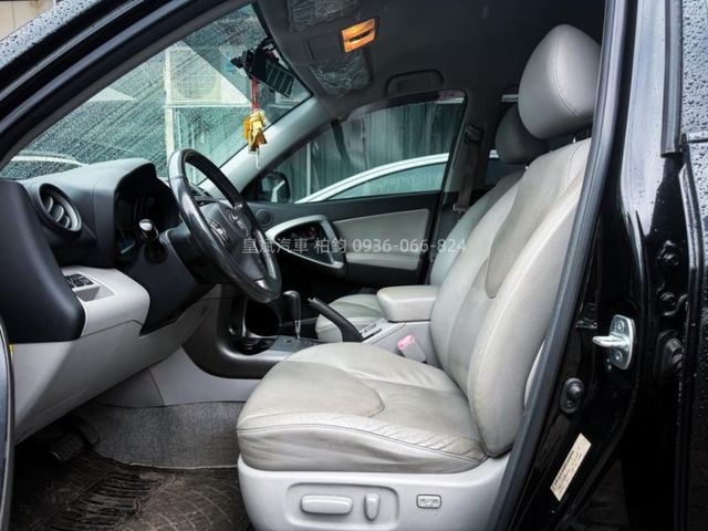 Toyota RAV4  第10張相片