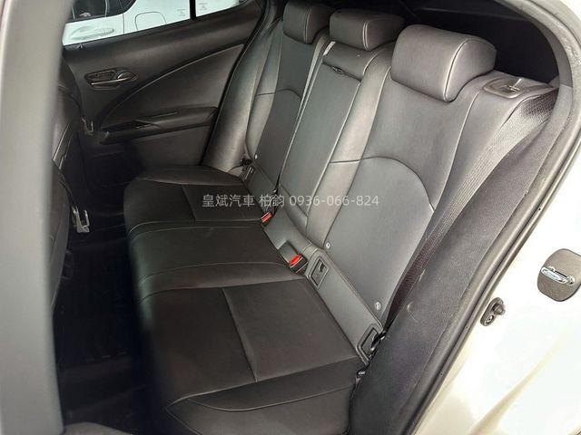 Lexus UX  第17張相片