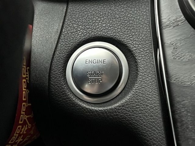 M-Benz 賓士 C300  第13張相片