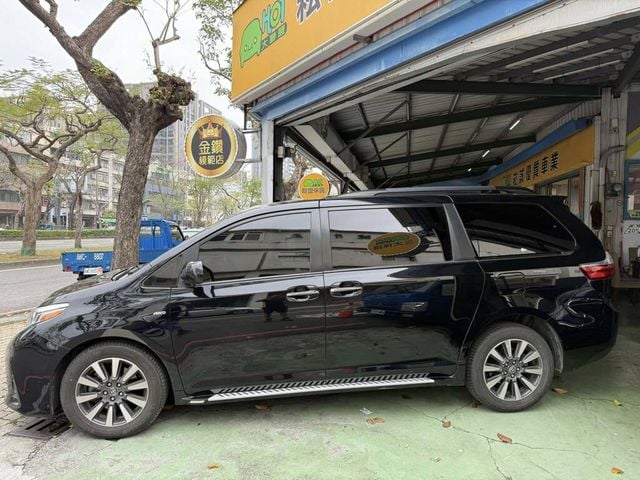 TOYOTA豐田 SIENNA  第3張相片