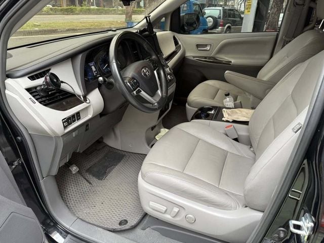 TOYOTA豐田 SIENNA  第4張相片