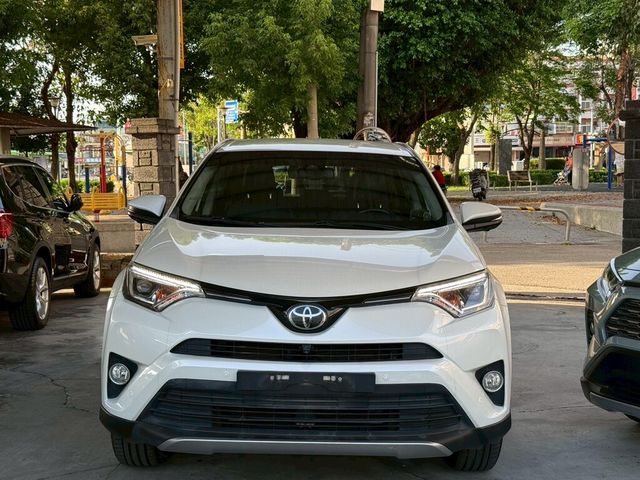 TOYOTA豐田 RAV4  第2張相片