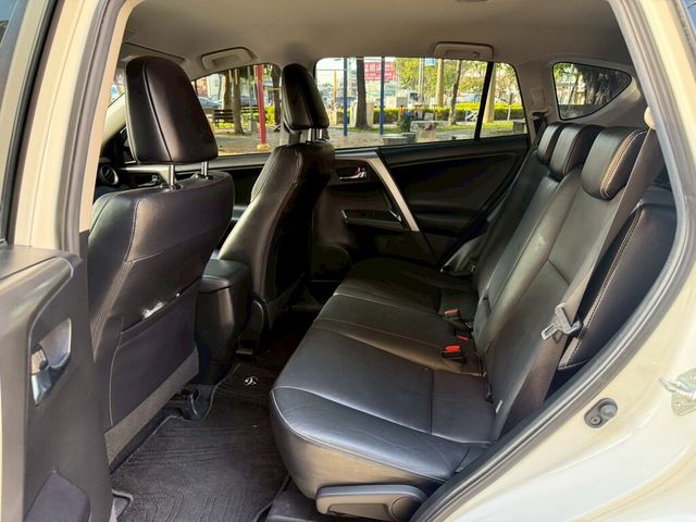 TOYOTA豐田 RAV4  第6張相片