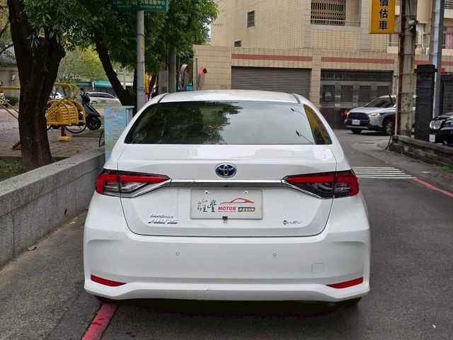 TOYOTA豐田 COROLLA ALTIS HYBRID  第4張相片