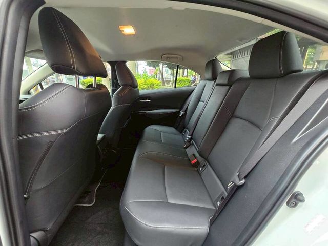 TOYOTA豐田 COROLLA ALTIS HYBRID  第6張相片