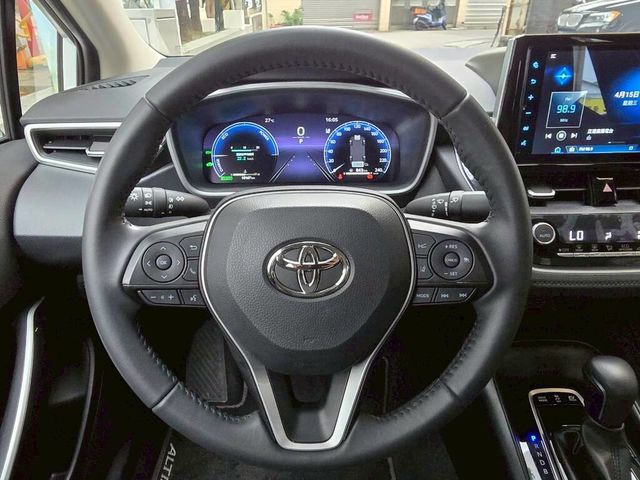TOYOTA豐田 COROLLA ALTIS HYBRID  第7張相片