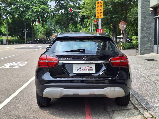 M-BENZ賓士 GLA180  第4張相片