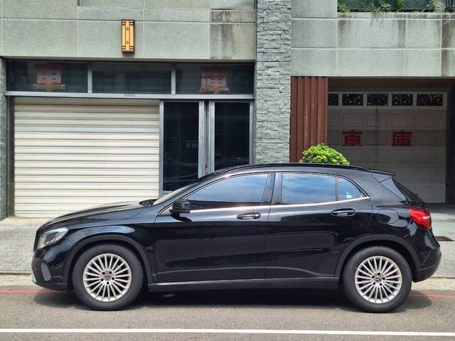 M-BENZ賓士 GLA180  第17張相片