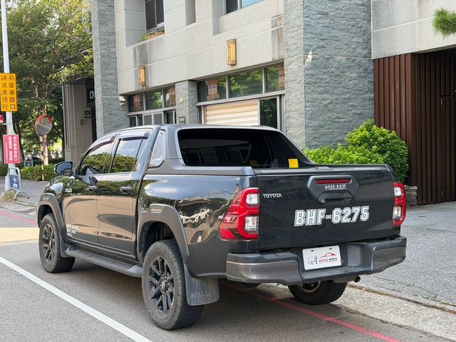 TOYOTA豐田 HILUX  第3張相片