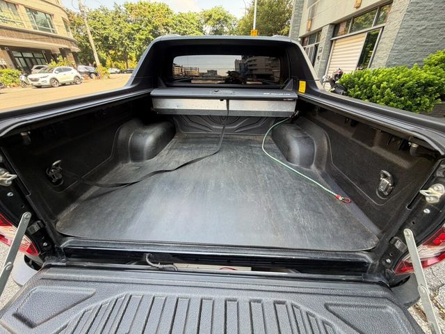 TOYOTA豐田 HILUX  第9張相片