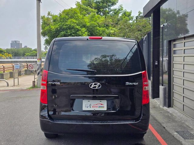 HYUNDAI現代 STAREX  第4張相片