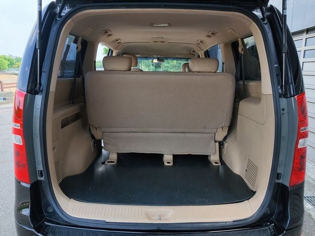 HYUNDAI現代 STAREX  第9張相片