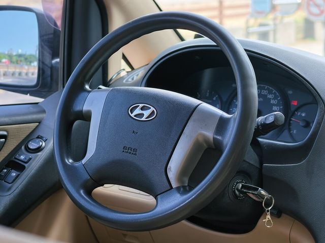 HYUNDAI現代 STAREX  第11張相片