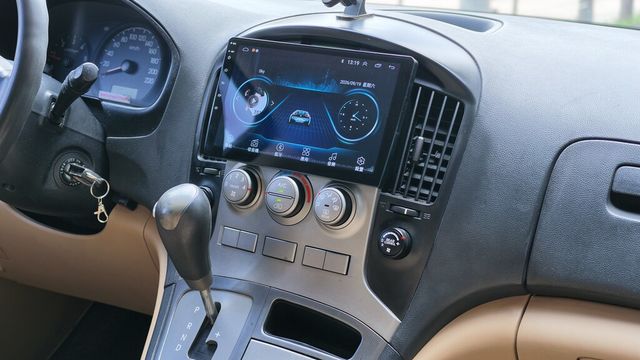 HYUNDAI現代 STAREX  第12張相片