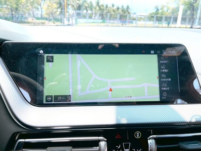 BMW寶馬 118I  第11張相片