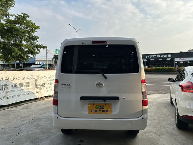 TOYOTA豐田 TOWN ACE  第9張相片