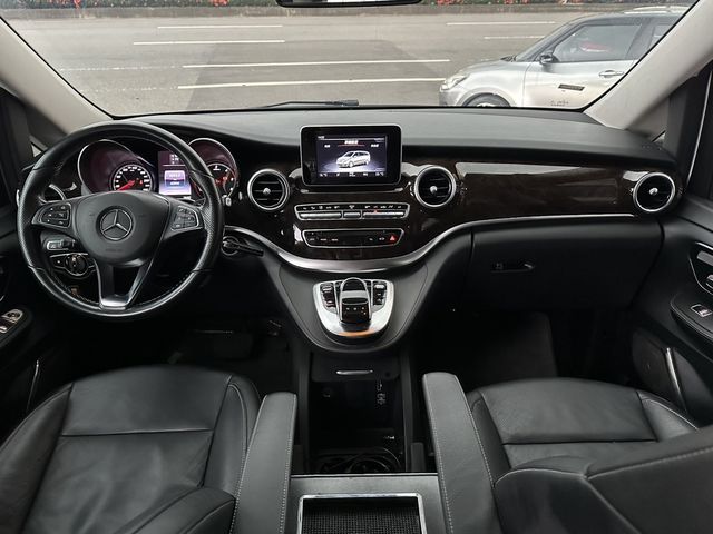 M-BENZ賓士 V250 D  第3張相片