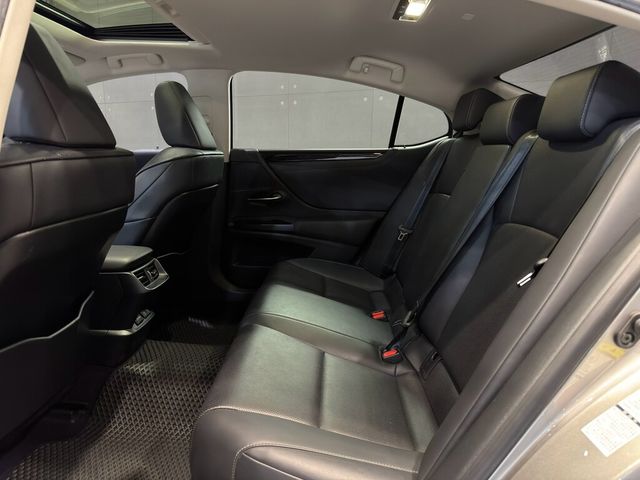 LEXUS凌志 ES250  第8張相片
