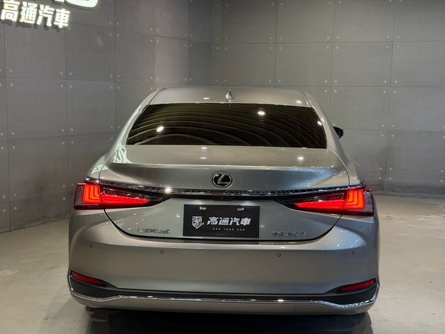LEXUS凌志 ES250  第9張相片