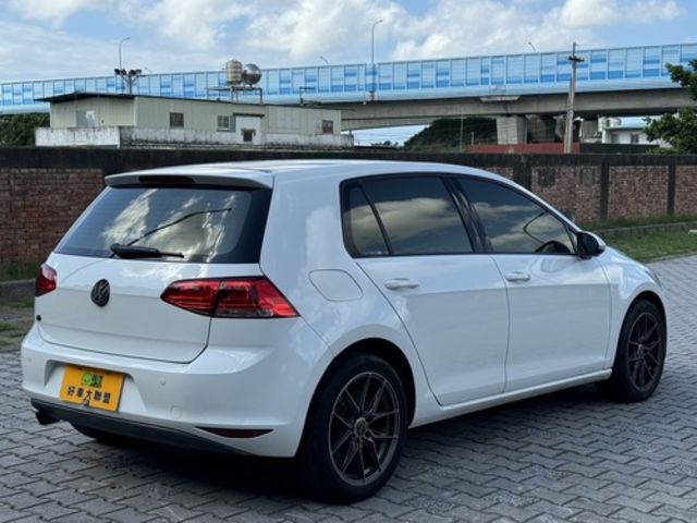 VOLKSWAGEN福斯 GOLF  第2張相片