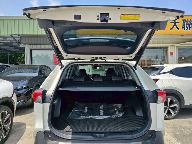 TOYOTA豐田 RAV4  第10張相片