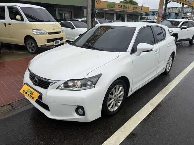 LEXUS凌志 CT200H  第1張相片