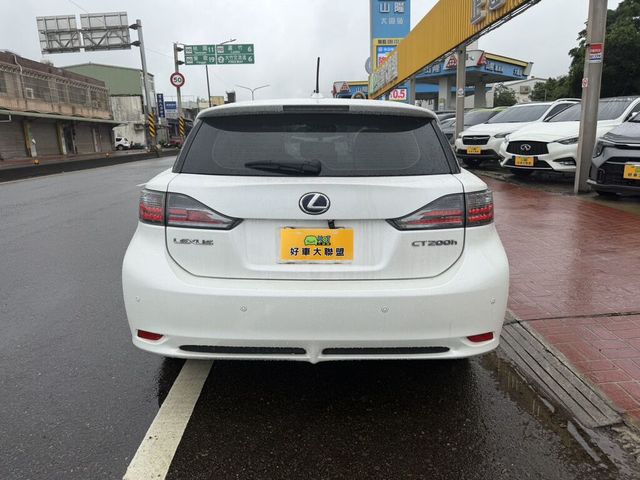 LEXUS凌志 CT200H  第4張相片