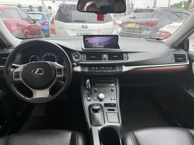 LEXUS凌志 CT200H  第6張相片