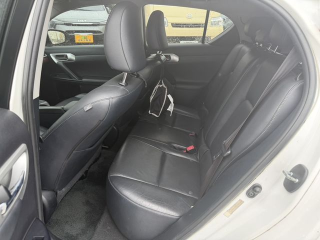 LEXUS凌志 CT200H  第8張相片