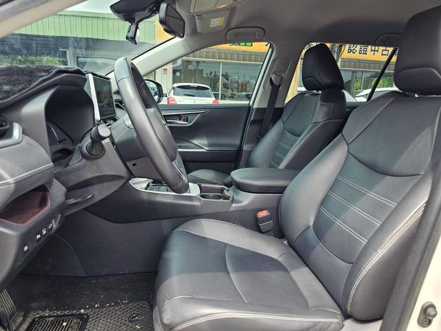 TOYOTA豐田 RAV4  第8張相片