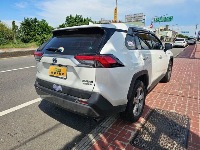 TOYOTA豐田 RAV4  第2張相片