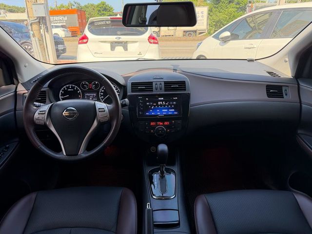 NISSAN日產 TIIDA  第6張相片
