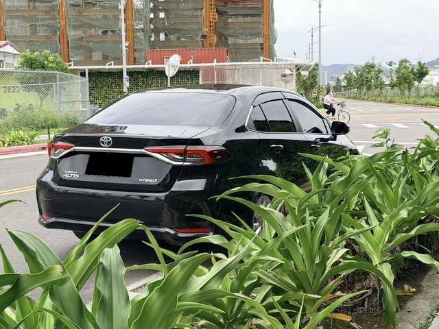 TOYOTA豐田 COROLLA ALTIS HYBRID  第3張相片