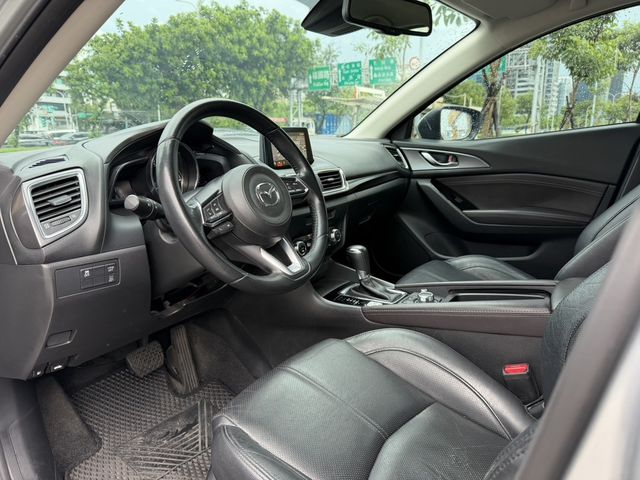MAZDA馬自達 MAZDA 3  第8張相片