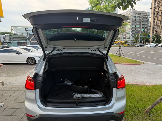 BMW寶馬 X1  第15張相片