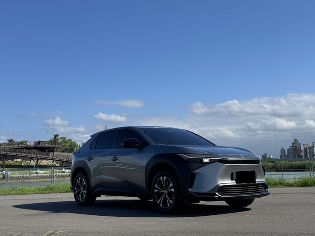 TOYOTA豐田 BZ4X  第2張相片