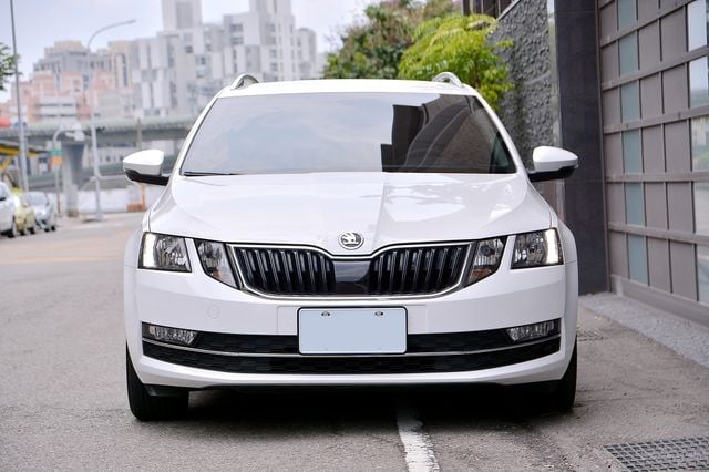 SKODA司科達 OCTAVIA COMBI  第3張相片