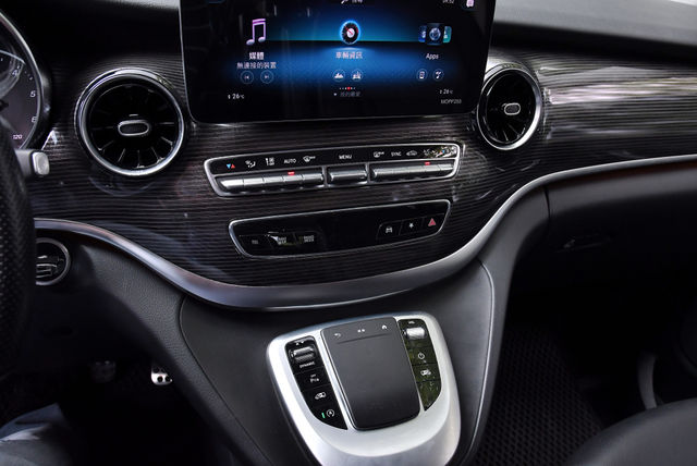 M-BENZ賓士 V220 D  第14張相片