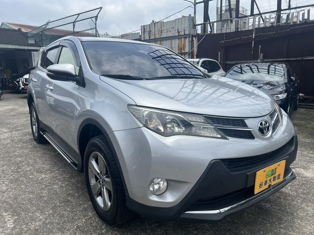 TOYOTA豐田 RAV4  第3張相片